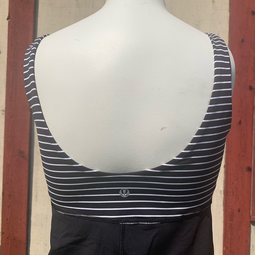 Lululemon Aria Tank II size 8 - Picture 5 of 8